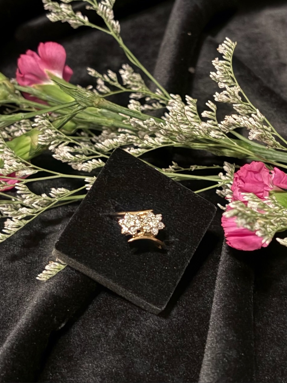 14 Kt Gold Floral Cluster Diamond Ring with Diamond Accent Stones